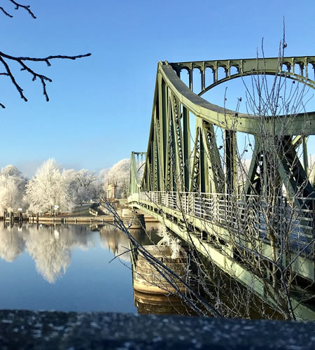 Berlin Glienicker BRück nach Potsdam
