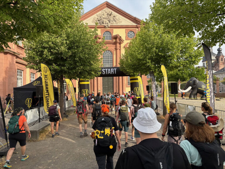 Mehr über den Artikel erfahren Erster Mammutmarsch in Mannheim: Sonne brennt, Stimmung glänzt