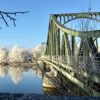 Berlin Glienicker Brücke im Winter