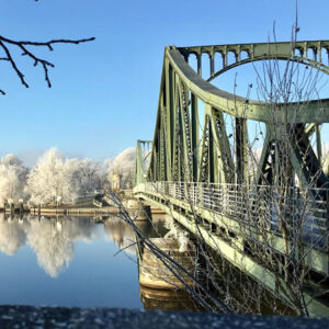 Berlin Glienicker Brücke im Winter